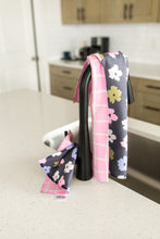 Load image into Gallery viewer, Reversible Colorful Daisy &amp; Plaid Hand Towel
