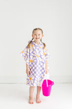 Load image into Gallery viewer, Daisies + Checkers Kids Poncho
