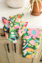 Load image into Gallery viewer, Vibrant Floral Washcloth
