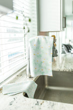 Load image into Gallery viewer, Daisy Fields Hand Towel
