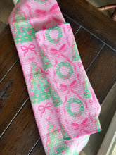 Load image into Gallery viewer, Wreath Christmas Hand Towel
