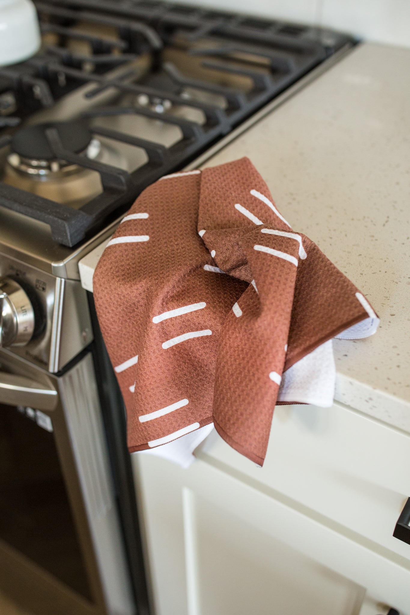Rust With White Lines Hand Towel – UNRAKD